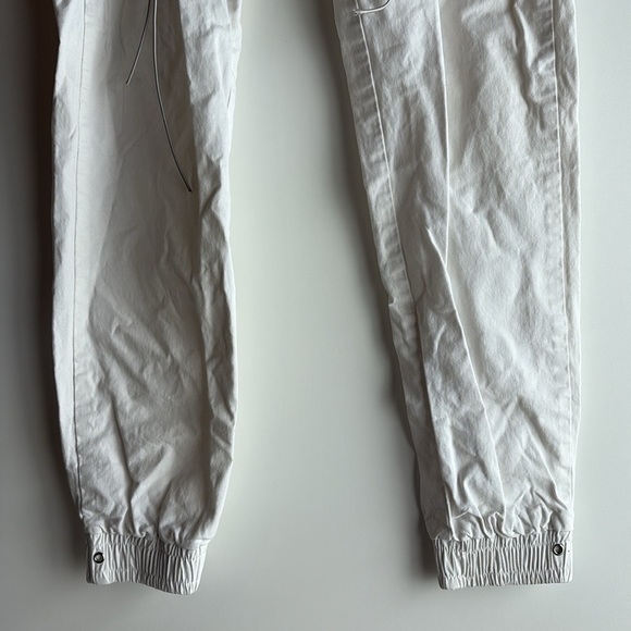 Maniere De Voir Cargo Pants With Bungee Cord White - Picture 7 of 11